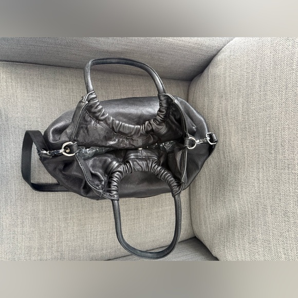 SoHo Bags Italy Hobo Style Black
Shoulder/Crossbody - Picture 6 of 10